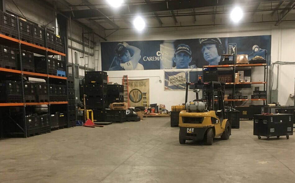 More Photos Of 101 Circuit Dr, North Kingstown Light Manufacturing For Lease