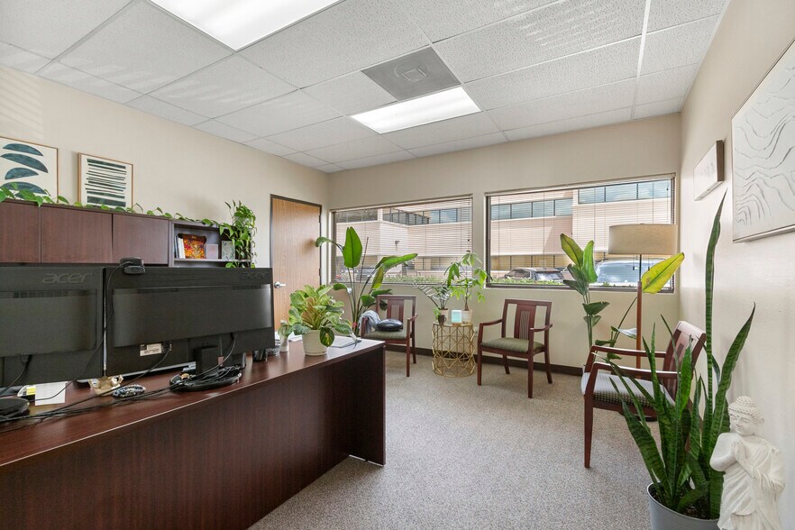 More Photos Of 25349-25351 Borough Park Dr, Spring Light Manufacturing For Sale