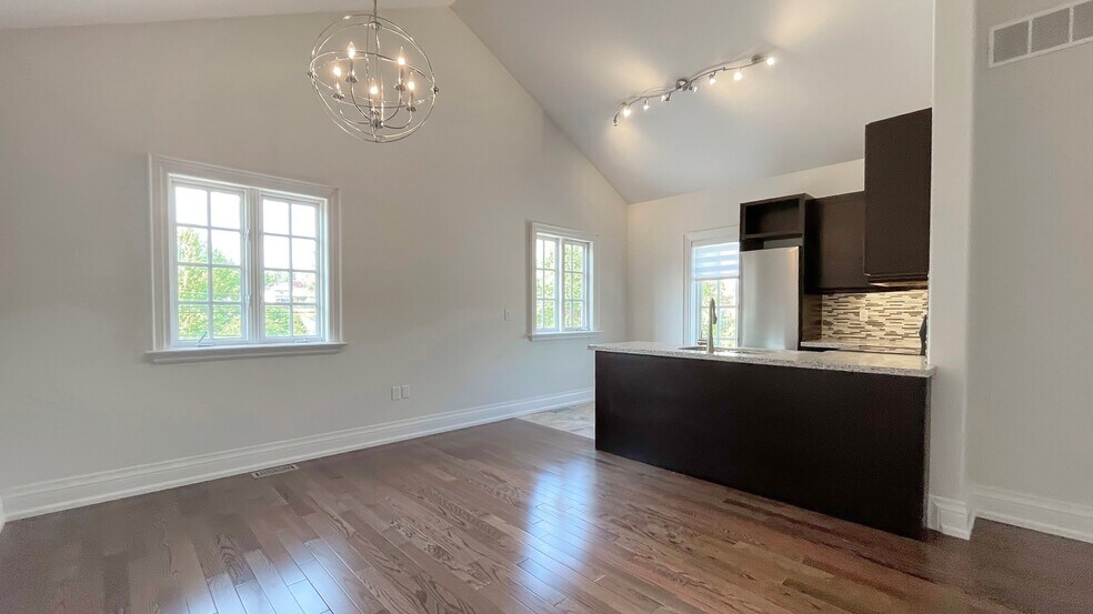 More Photos Of 42 Somerville St, Whitchurch-Stouffville Specialty For Sale