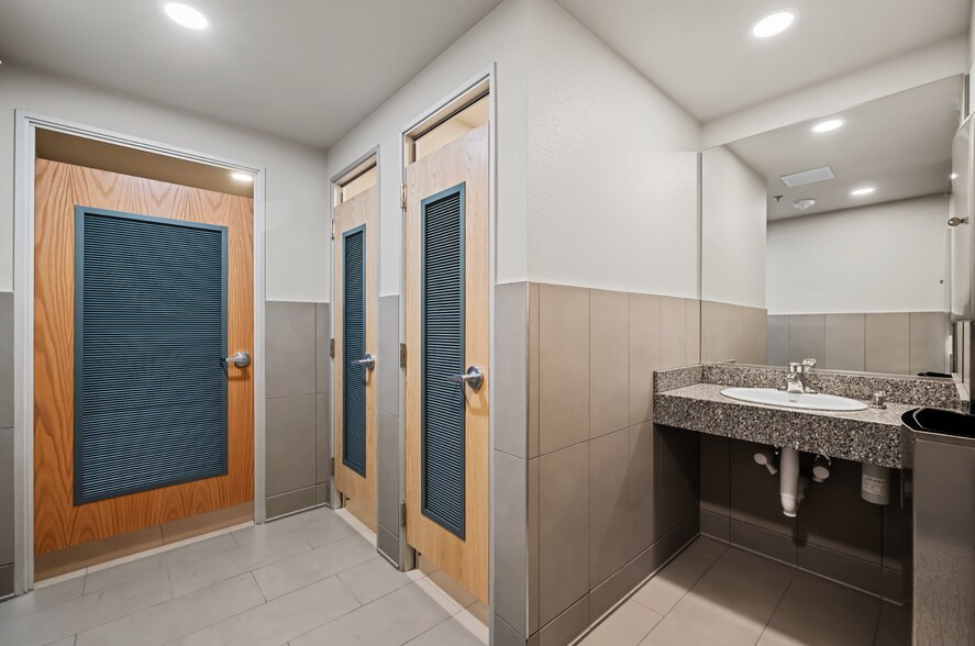 More Photos Of 560 Mill St, Reno Loft Creative Space For Lease