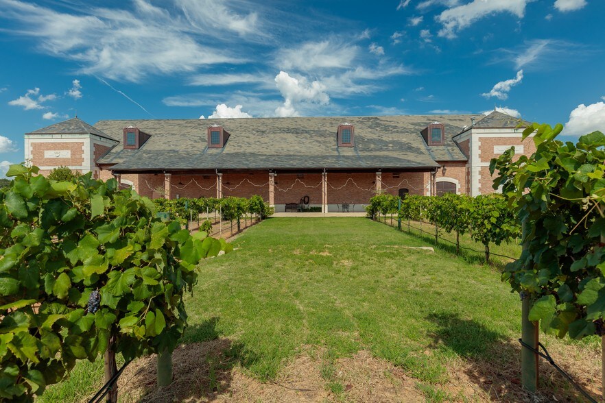 More Photos Of 2000 Champagne Blvd, Grapevine Specialty For Sale