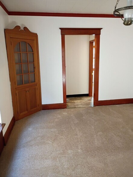 More Photos Of 315 Augusta Ave, Dekalb Apartments For Sale