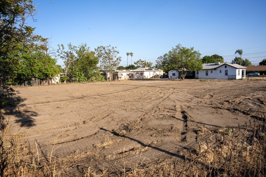 More Photos Of 2505 N State St, Muscoy Flex For Sale