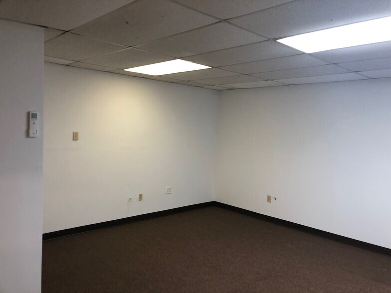More Photos Of 3956 Staunton Tpke, Parkersburg Light Distribution For Lease