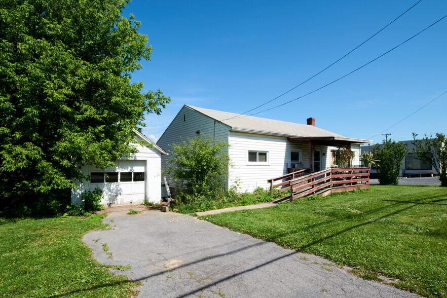 More Photos Of 1301 Benner Pike, State College Apartments For Sale