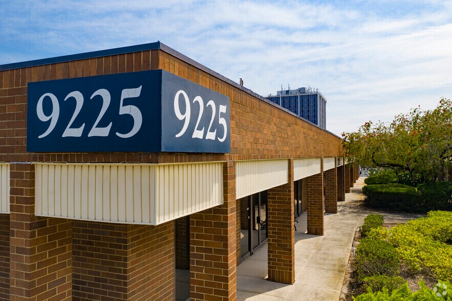 More Photos Of 9280 Bay Plaza Blvd, Tampa Unknown For Lease