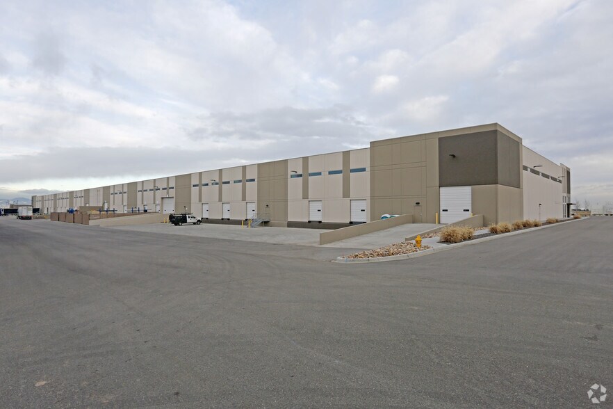 More Photos Of 9420 E 40th Ave, Denver Warehouse For Lease