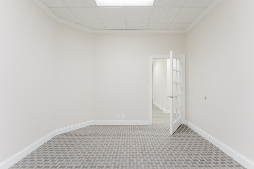 More Photos Of 299 W Camino Gardens Blvd, Boca Raton Office For Lease