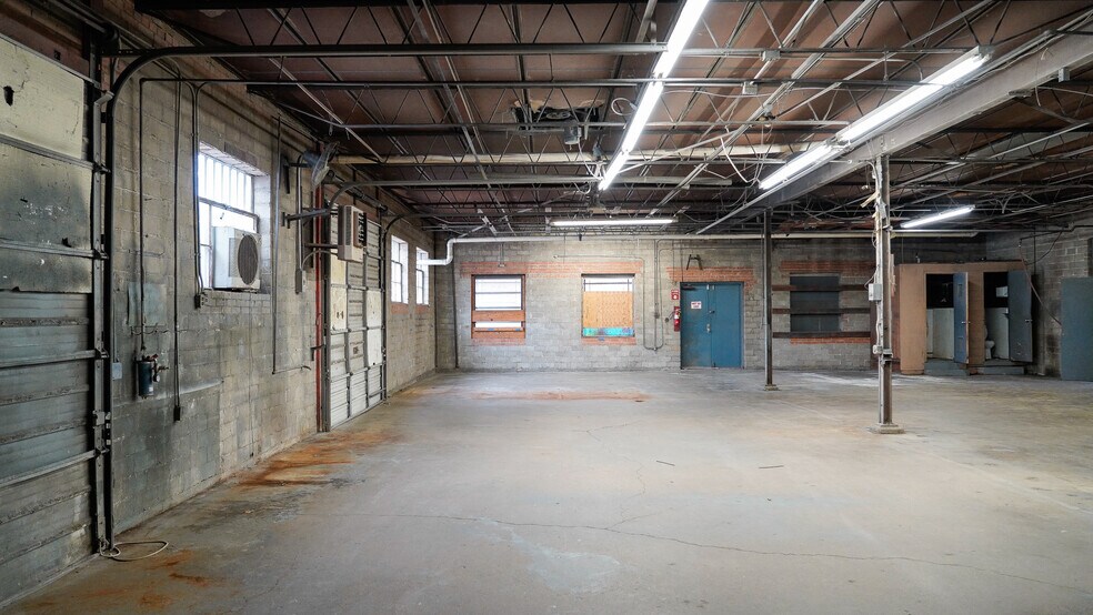 More Photos Of 400 Lipscomb St, Fort Worth Warehouse For Lease