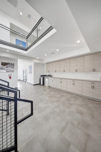 More Photos Of 526 N 400 W, North Salt Lake Office For Sale