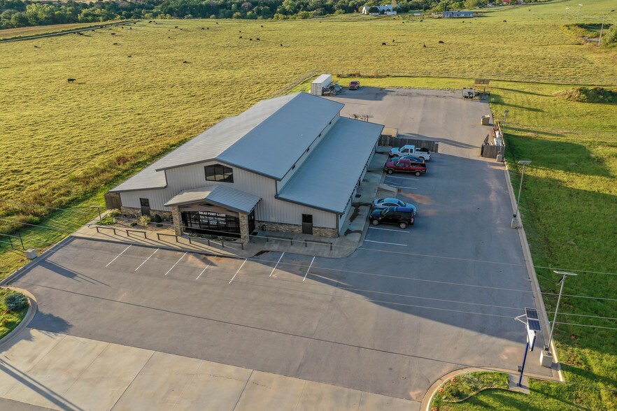 More Photos Of 1520 E Eagle Rd, Weatherford Light Manufacturing For Sale