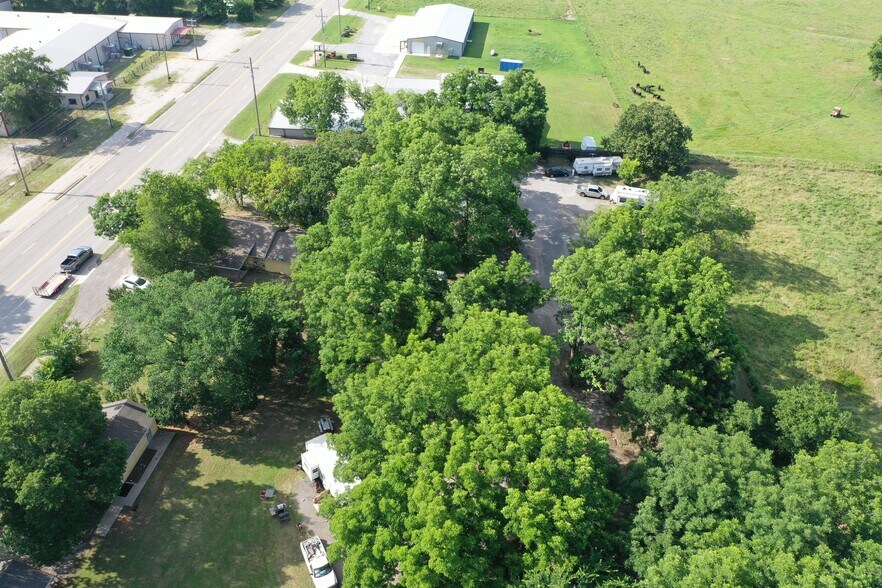 More Photos Of 2116 Highway 77 S, Davis Trailer Camper Park For Sale