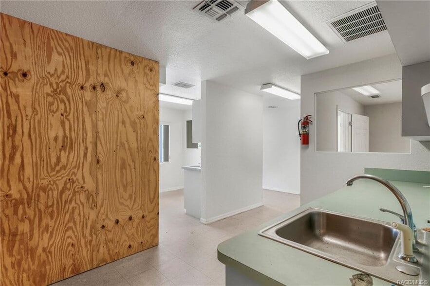 More Photos Of 3490 W Dunnellon Rd, Dunnellon Storefront Retail Office For Sale