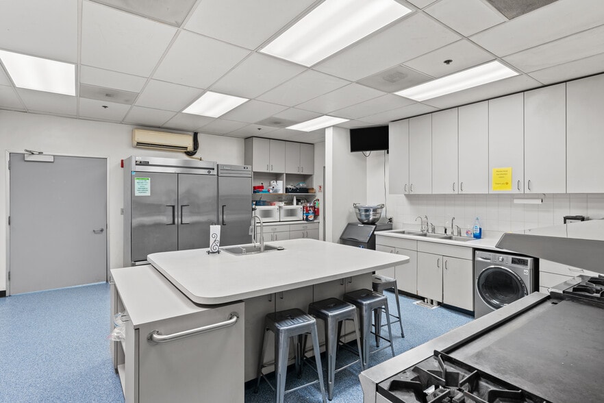 More Photos Of 4700 E Walnut Ave, Orange Religious Facility For Sale