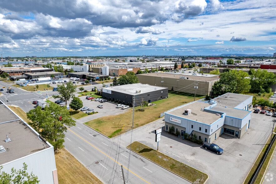 More Photos Of 3070 Boul Le Corbusier, Laval Warehouse For Sale