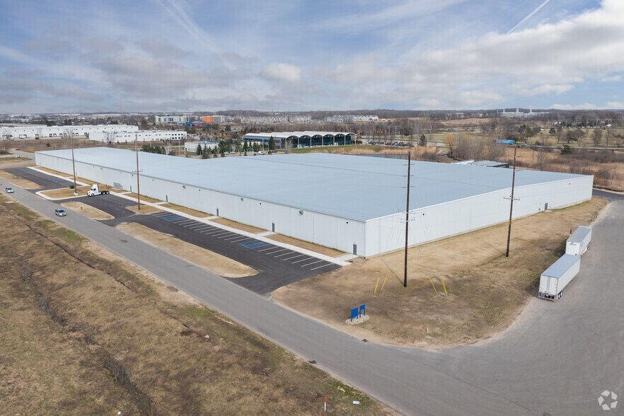 More Photos Of 4640 60th St, Kentwood Distribution For Lease