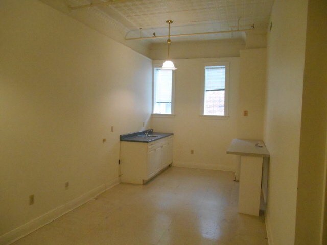 More Photos Of 328 Neville St, Beckley Office For Lease