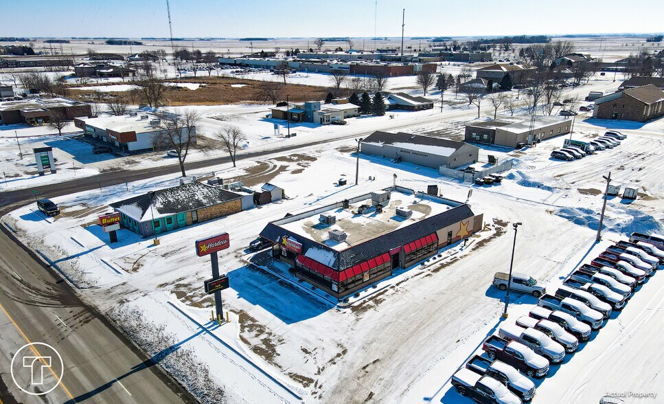 More Photos Of 1402 E College Dr, Marshall Fast Food For Lease