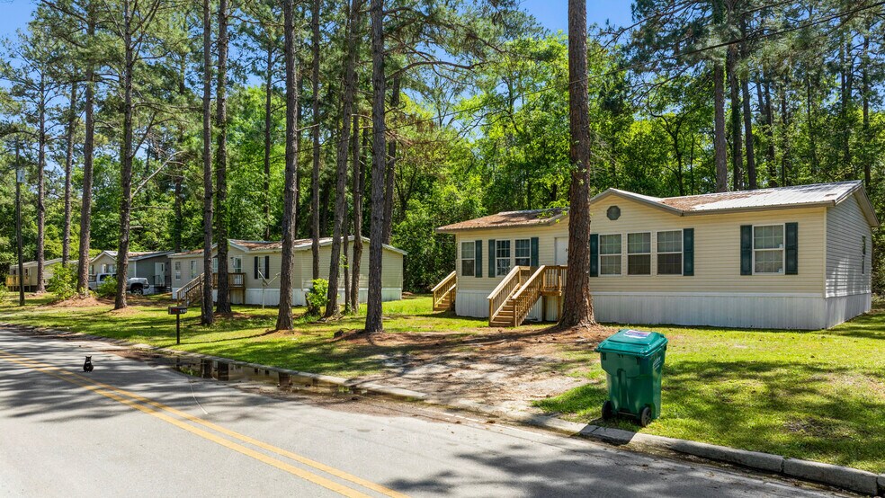 More Photos Of 104 Lawson Ct, Tifton Manufactured Housing Mobile Home Park For Sale