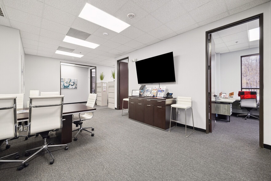 More Photos Of 52 Sugar Creek Center Blvd, Sugar Land Office For Sale