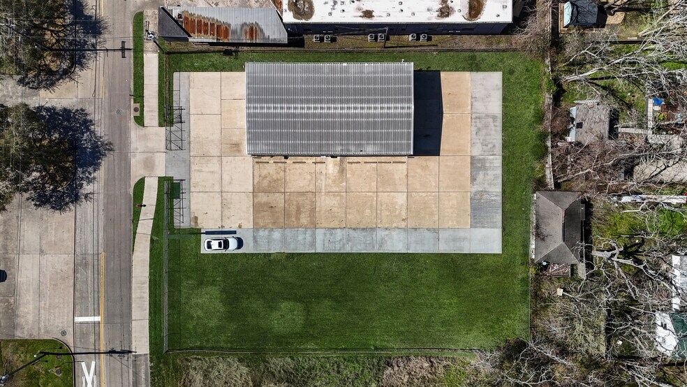 More Photos Of 314 E Walker St, League City Warehouse For Lease