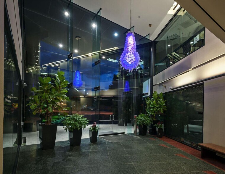 More Photos Of 5505 Peachtree Dunwoody Rd NE, Atlanta Medical For Lease