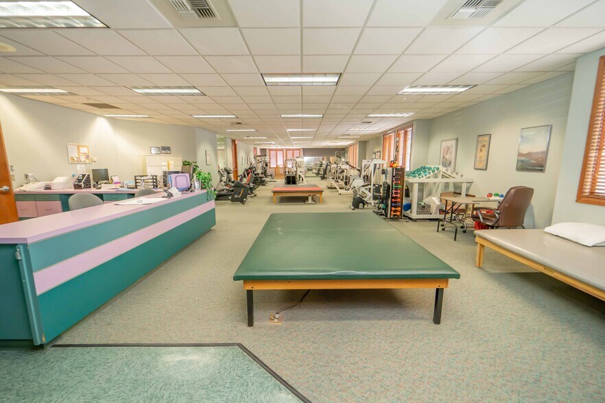 More Photos Of 100 S Santa Fe St, Visalia Medical For Sale