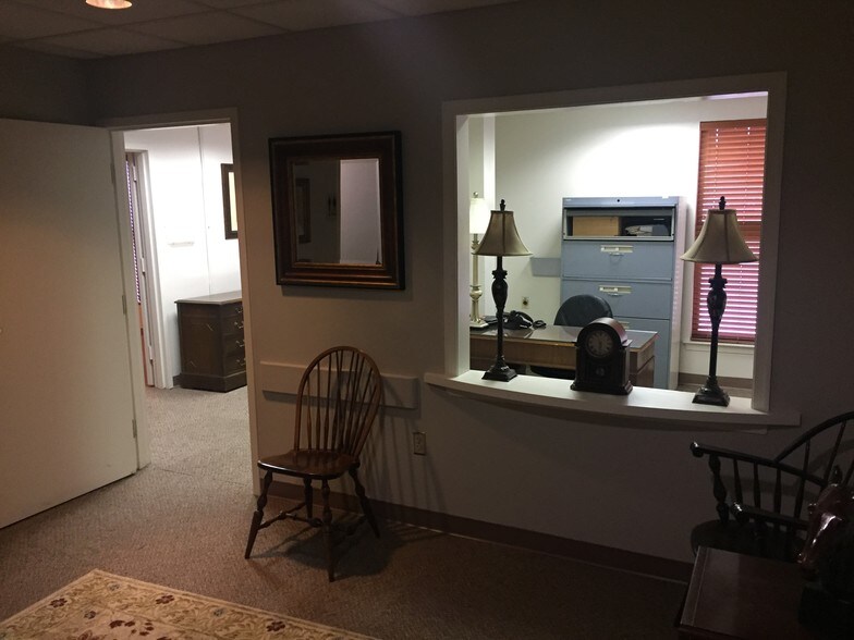 More Photos Of 2 Post Office Rd, Waldorf Medical For Lease