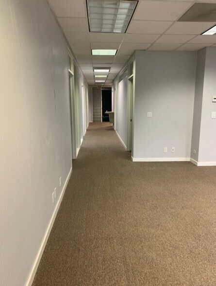 More Photos Of 8761 Perimeter Park Blvd, Jacksonville Office For Lease