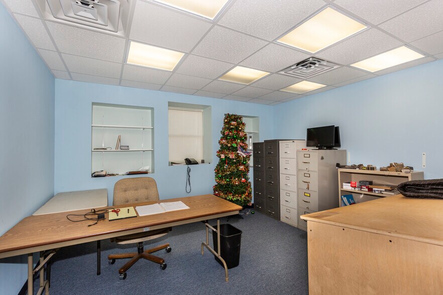 More Photos Of 1355 N Main St, Hampstead Office For Sale
