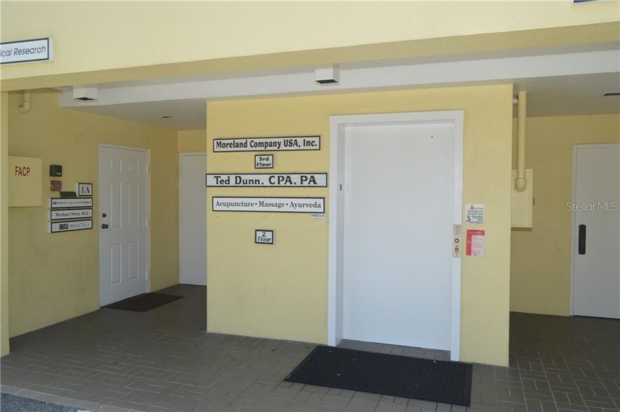 More Photos Of 1617 S Tuttle Ave, Sarasota Medical For Sale