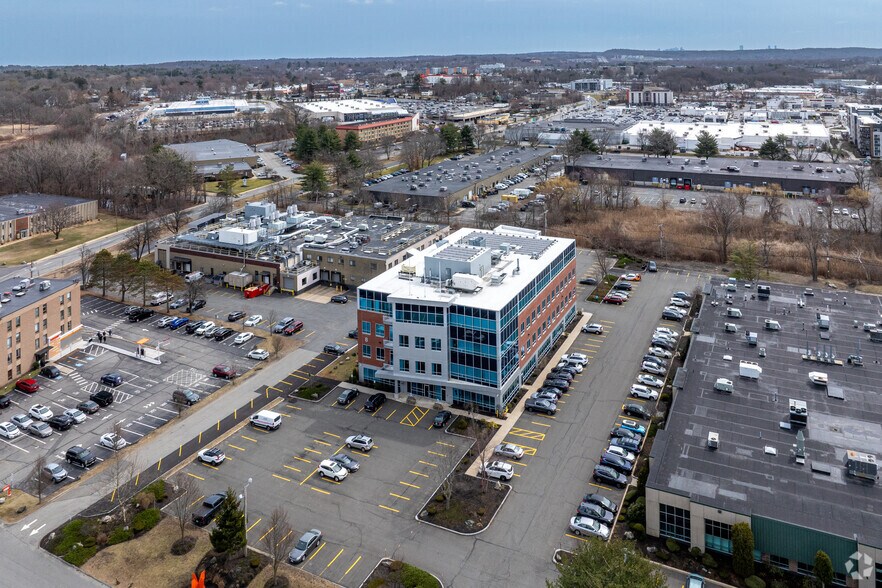 More Photos Of 8 Cabot Rd, Woburn Office For Lease
