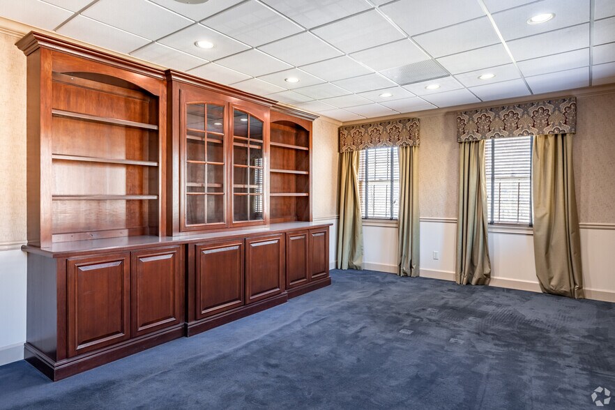 More Photos Of 600 Village Trace NE, Marietta Loft Creative Space For Lease