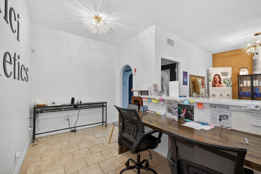 More Photos Of 2217 Sealy St, Galveston Office Residential For Sale