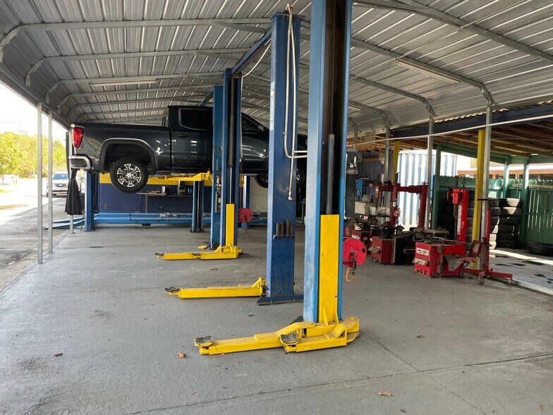 More Photos Of 2794 N Orange Blossom Trl, Kissimmee Auto Repair For Sale