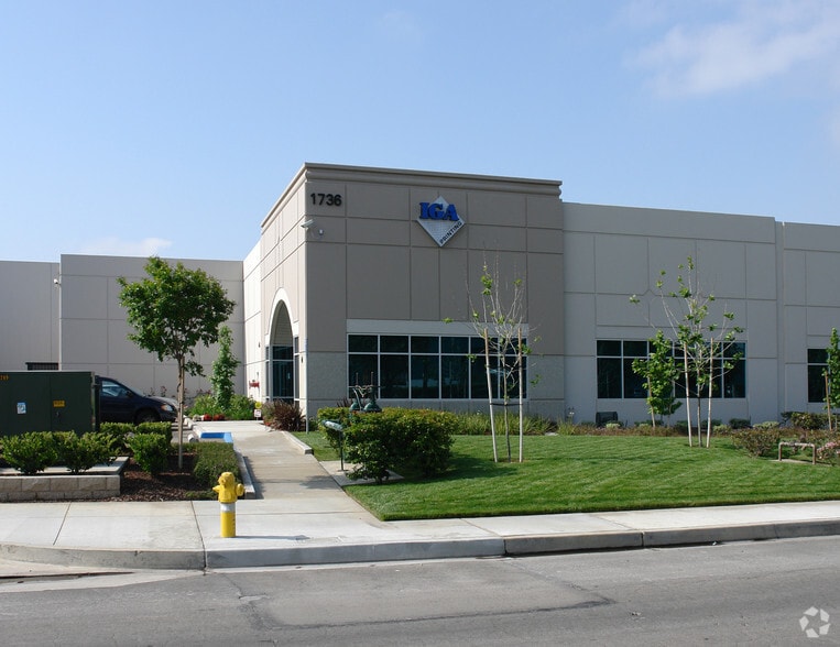 More Photos Of 1736 E Francis St, Ontario Warehouse For Sale