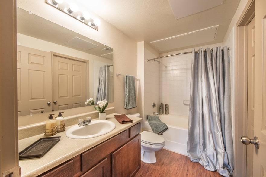 More Photos Of 301-409 N Walker Ave, Oklahoma City Apartments For Lease