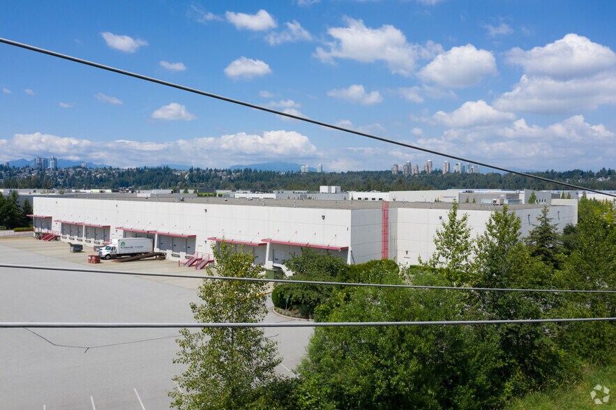 More Photos Of 8131 Wiggins St, Burnaby Warehouse For Lease