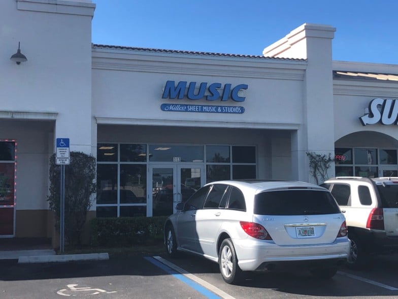 More Photos Of 10341-10351 Bonita Beach Rd SE, Bonita Springs General Retail For Lease