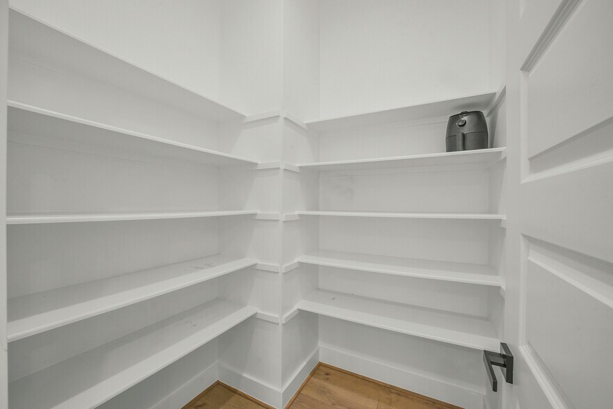 More Photos Of 316 Thornton Rd, Houston Apartments For Sale