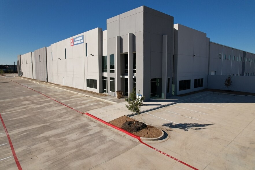 More Photos Of 7625 IH-10 E, San Antonio Distribution For Lease