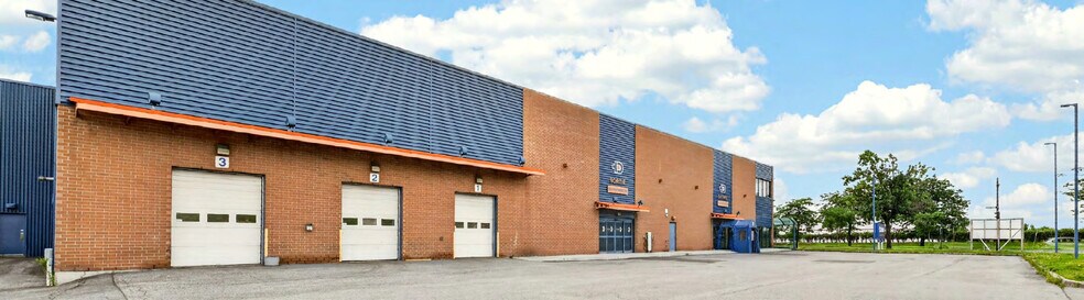 More Photos Of 5780 Rue Ontario E, Montréal Warehouse For Sale