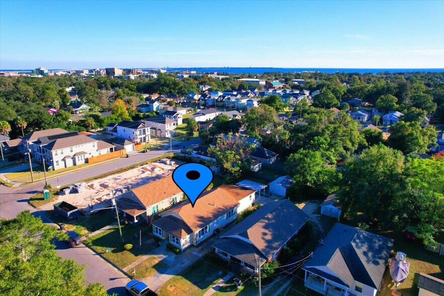 More Photos Of 1007 W Wright St, Pensacola Specialty For Sale