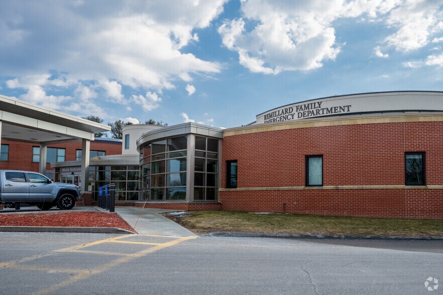 More Photos Of 340 Thompson Rd, Webster Hospital For Lease