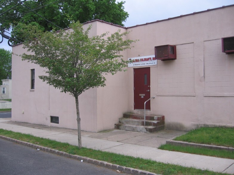More Photos Of 83 Roosevelt Ave, Belleville Manufacturing For Lease