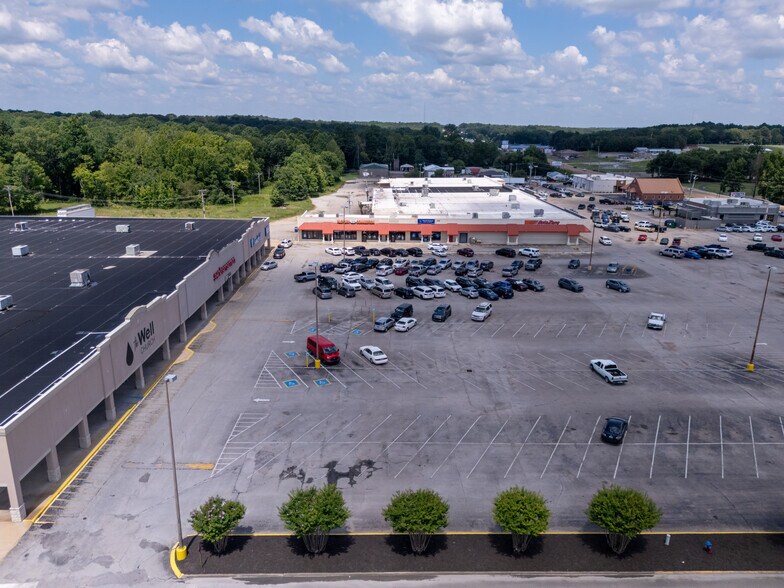 More Photos Of 677 W Church St, Lexington Unknown For Lease