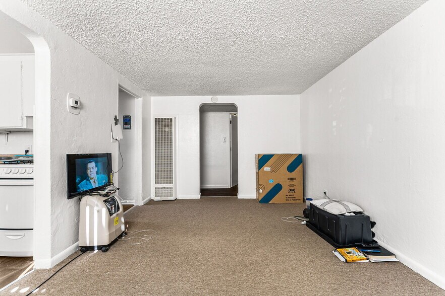 More Photos Of 1435 Depew St, Lakewood Apartments For Sale