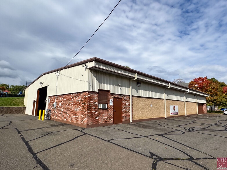 Primary Photo Of 980 Stanley St, New Britain Warehouse For Sale