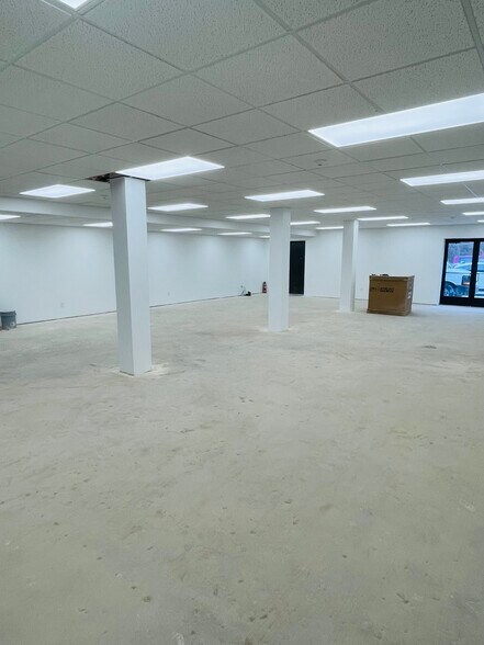 More Photos Of 6423 Monroe St, Sylvania Storefront Retail Office For Lease