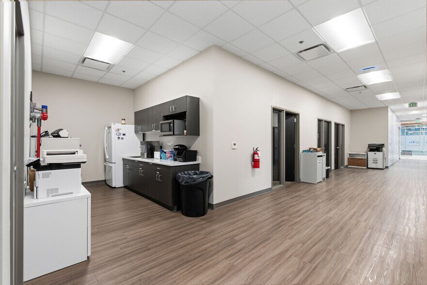 More Photos Of 2100 W Pleasant Grove Blvd, Pleasant Grove Office For Lease